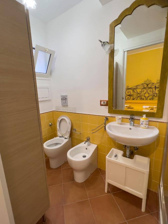 Giallo Napoli Екстериор снимка