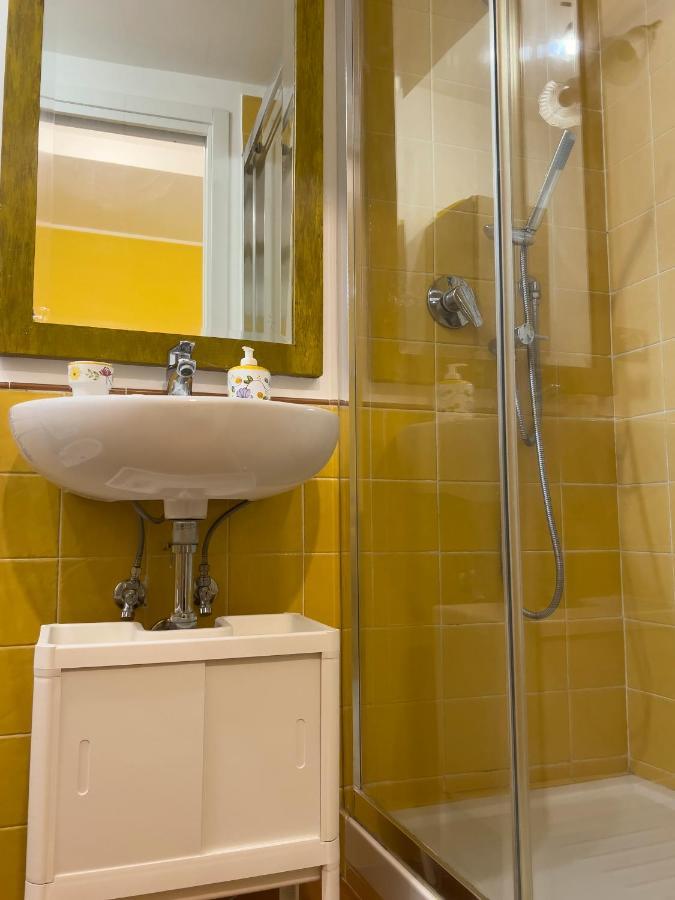 Giallo Napoli Екстериор снимка